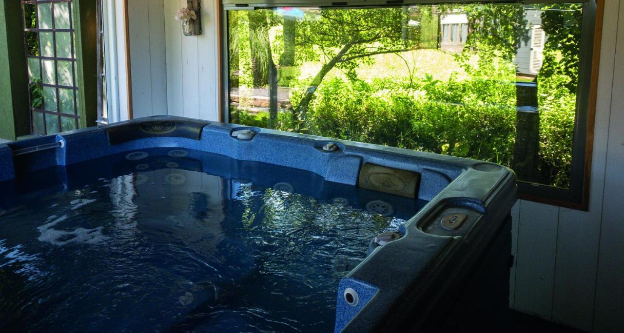 Le Riolet Bed & Breakfast Marsac-en-Livradois ภายนอก รูปภาพ